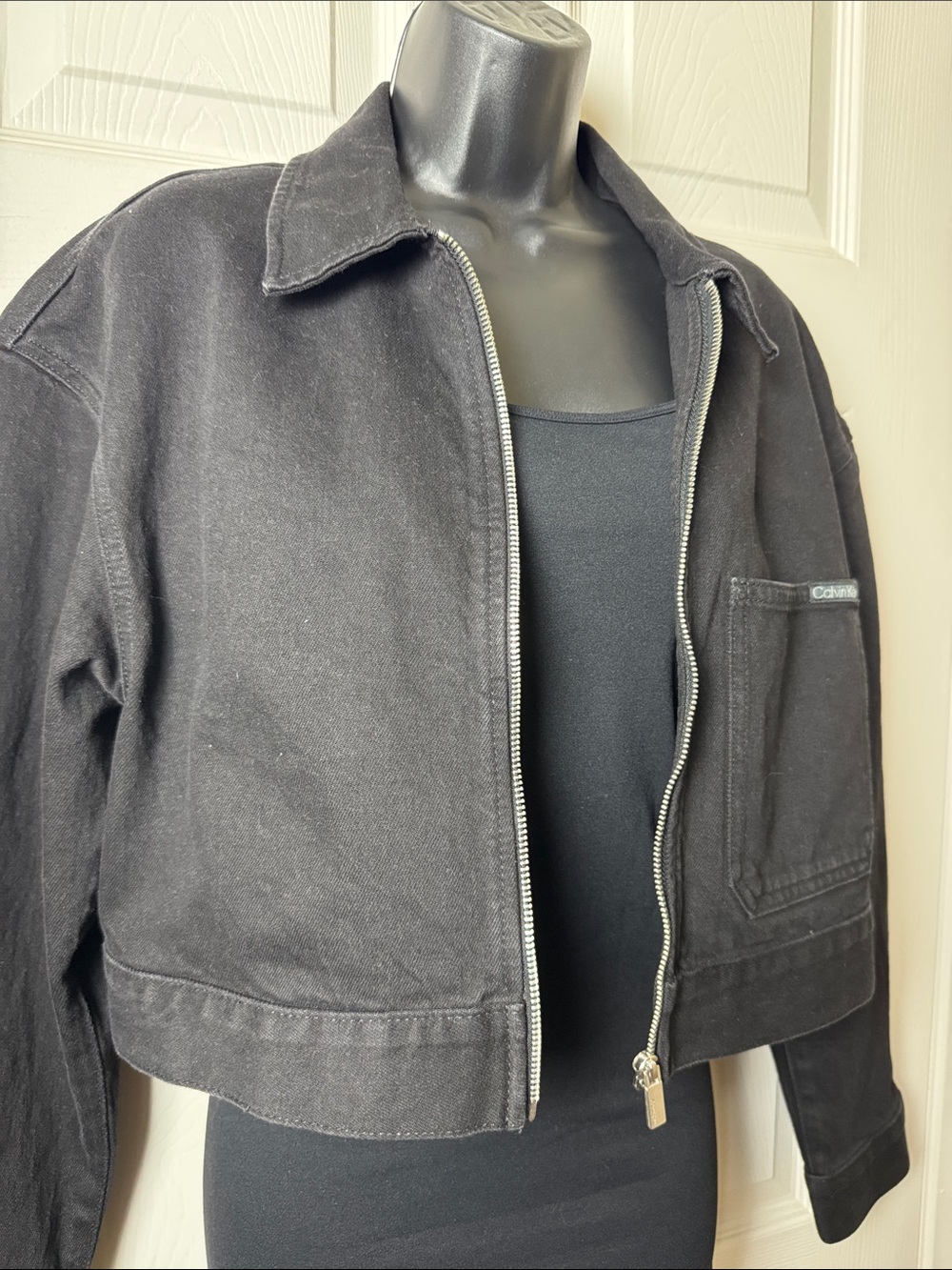 NWOT Calvin Klein Black Cropped Zip Front Stretch Denim Jacket - Size M